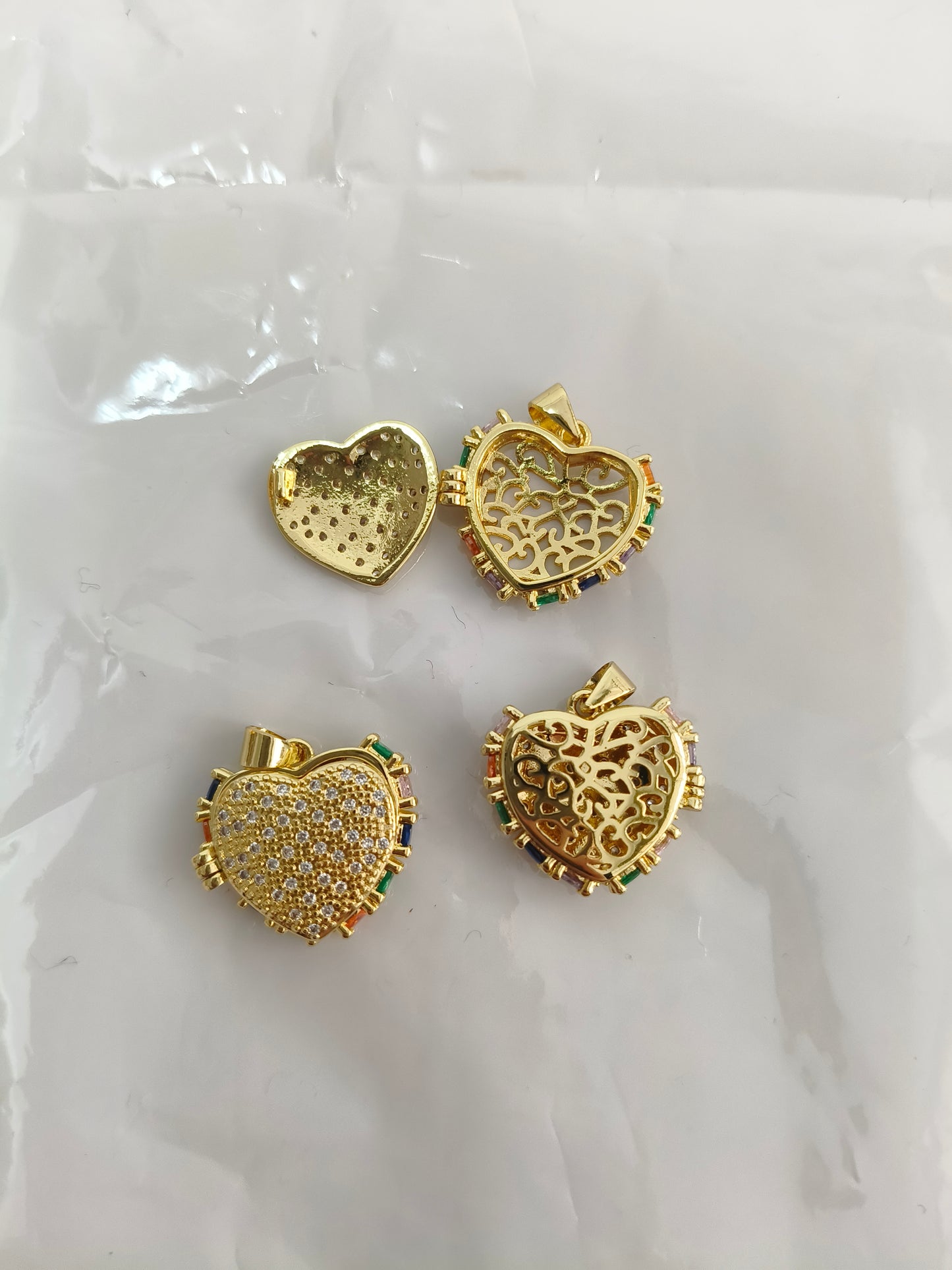 Heart-shaped pendant foldable jewelry accessory