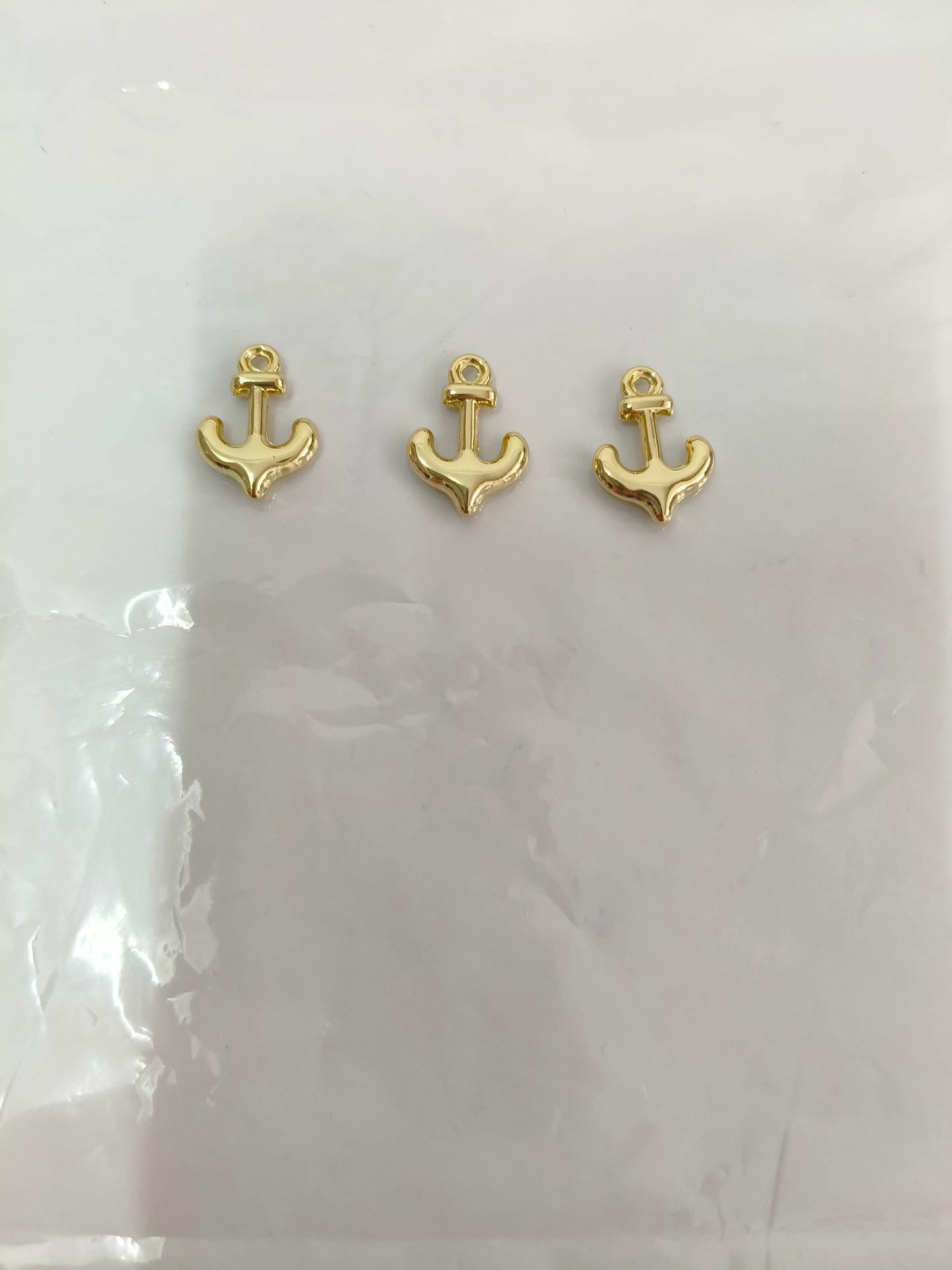 Minimalist high-gloss gold slightly chubby anchor pendant | Cute rounded little anchor pendant | Glossy mirror finish, versatile DIY necklace/bracelet accessory