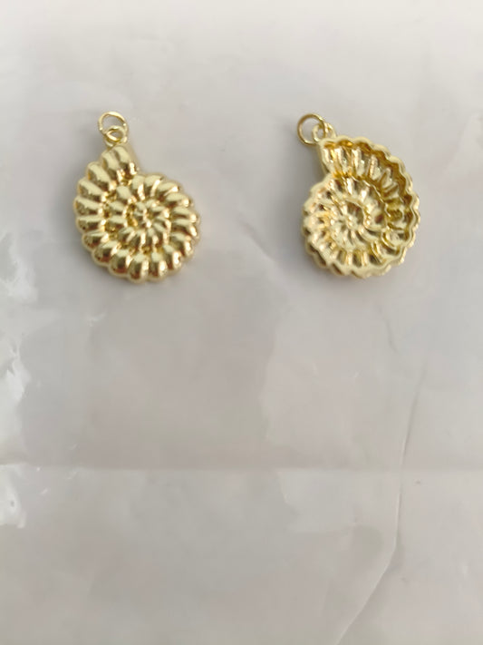 Micro-Diamond Vintage Gold Conch Pendant | 3D Parrotweave Texture + Spiral Hollowout Back | Sizes Available | DIY Handmade Necklace/Bracelet Accessory